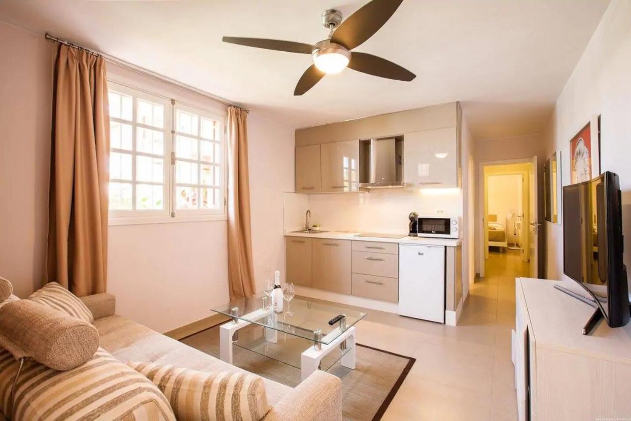 1 Bedroom Apartment For 4 People In Tenerife Costa Adeje  Exterior photo